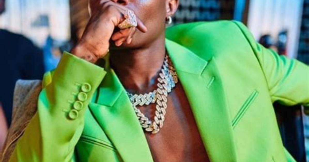 Wizkid Age, Net Worth, Girlfriend, Family & Biography