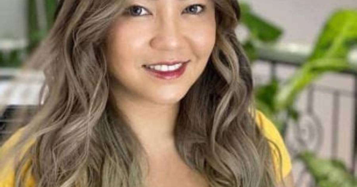 Youtuber Anne Clutz's Married Life and Kids. Also Know About Her Net Worth, Career, Youtube, Brushes, Setting Spray, Age